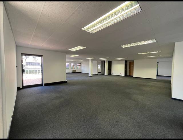 361M² OFFICE TO LET IN BRYANSTON